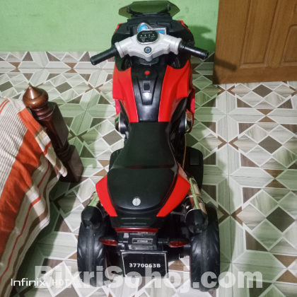 বাচ্চাদের  ইলেকট্রনিক মোটরসাইকেল